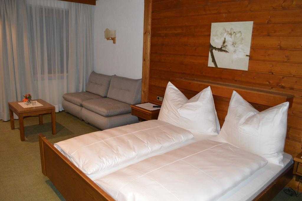 Gasthaus Glockle Apartment Дамулс Стая снимка