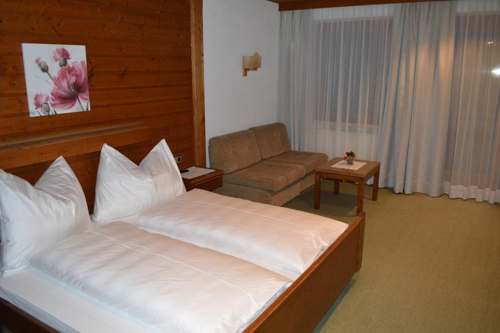 Gasthaus Glockle Apartment Дамулс Екстериор снимка