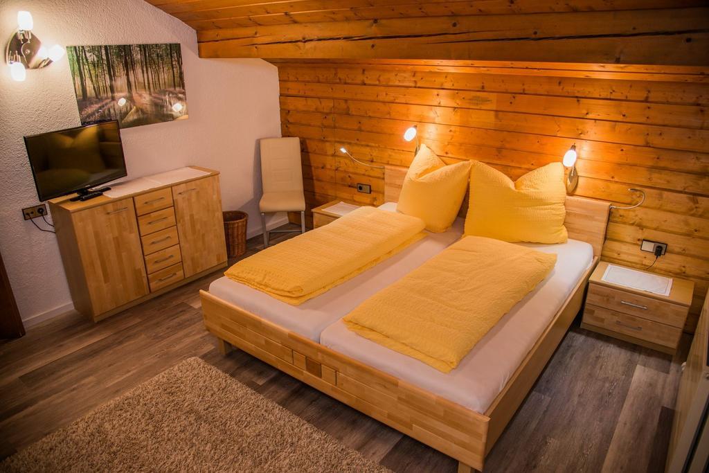 Gasthaus Glockle Apartment Дамулс Екстериор снимка