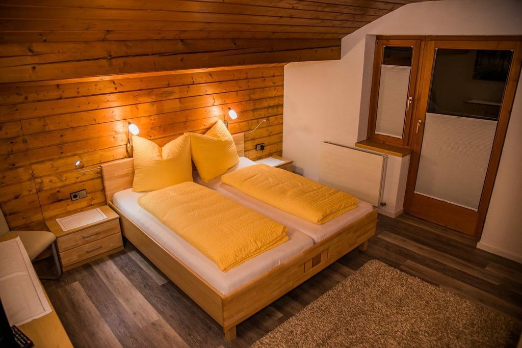 Gasthaus Glockle Apartment Дамулс Екстериор снимка