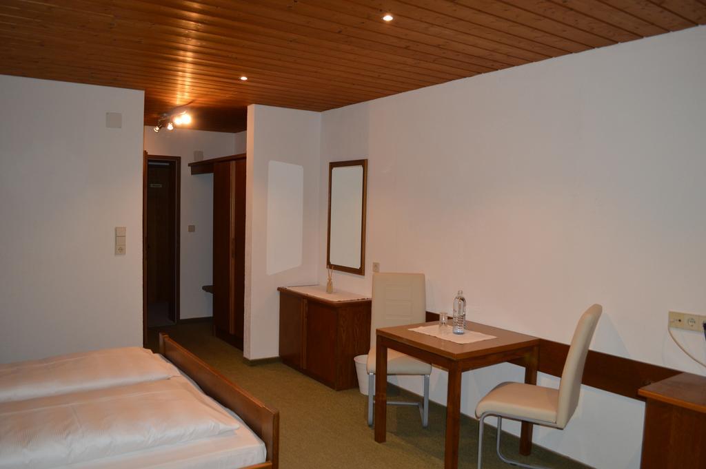Gasthaus Glockle Apartment Дамулс Екстериор снимка